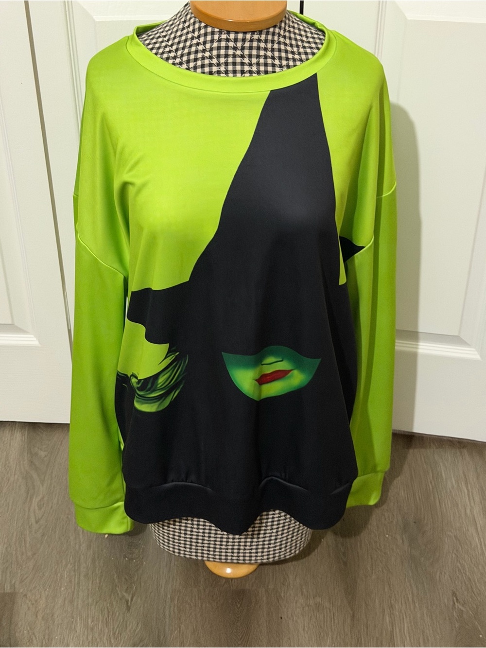 Women's Lime Green Graphic Witch Pullover Top XL